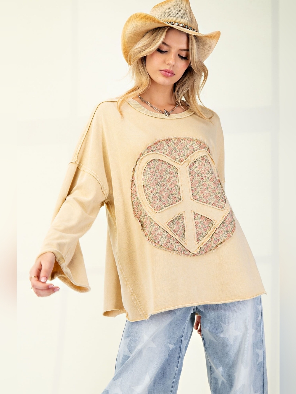 P6-0515 Easel Boho Floral Heart Relaxed Peace Sign Pullover Top